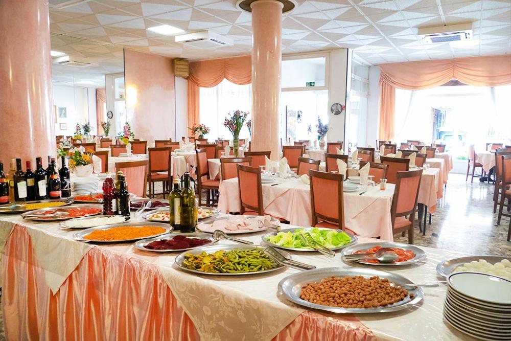 Hotel Fortuna Сан Бартоломео ал Маре Екстериор снимка